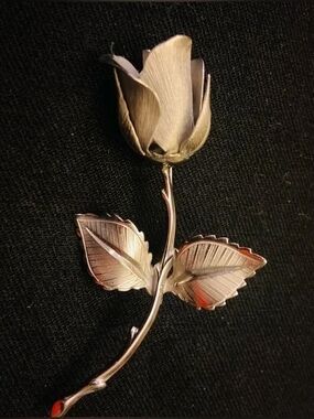 Giovanni Gold-Tone Rose Brooch Pin - Elegant Floral Jewelry